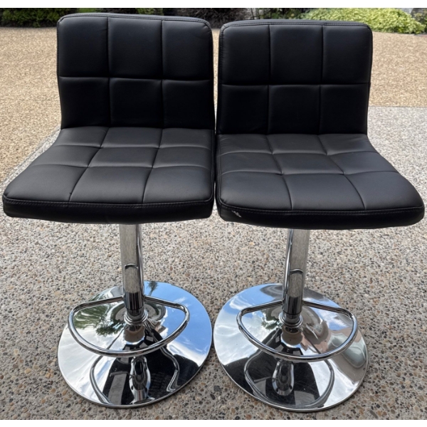 2 Vegan Leather & Chrome Hydraulic Bar Stools