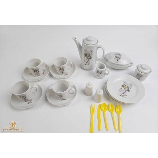 Japanese-Made 21-Piece Ceramic Tea Set with Floral Girl Design