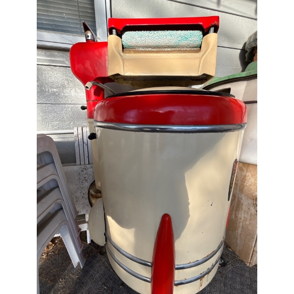 vintage enamel CONNOR thermal ringer washing machine in great shape