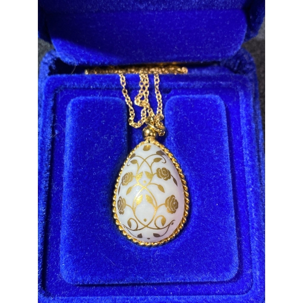 Franklin Mint Porcelain Easter Egg,  Gold Filled Chain 