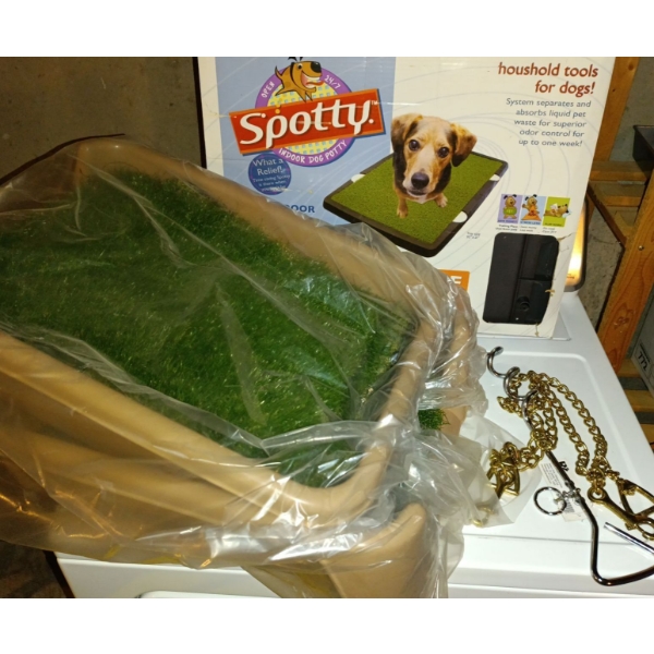 Spotty The Indoor Dog Potty w/ chain up Stick 