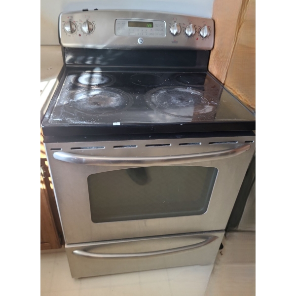 GE Electric Model JCBP800ST1SS Stove 30 W, 27 D, 44 T 