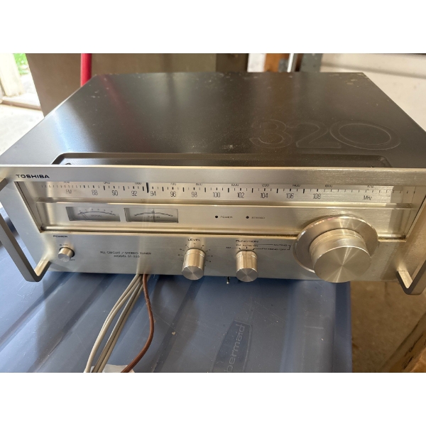 Toshiba PLL Circuit/Stereo Tuner Model ST-320 