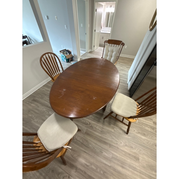 Dining Table and 4 Chairs (41" X 66" X 30")