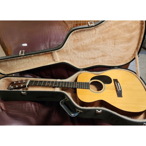 Starline 6 String Guitar, Model F-25, Made in Korea, w/ Case 