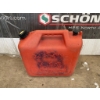 Image 1 : 6 Plastic Gasoline and Water Storage Containers