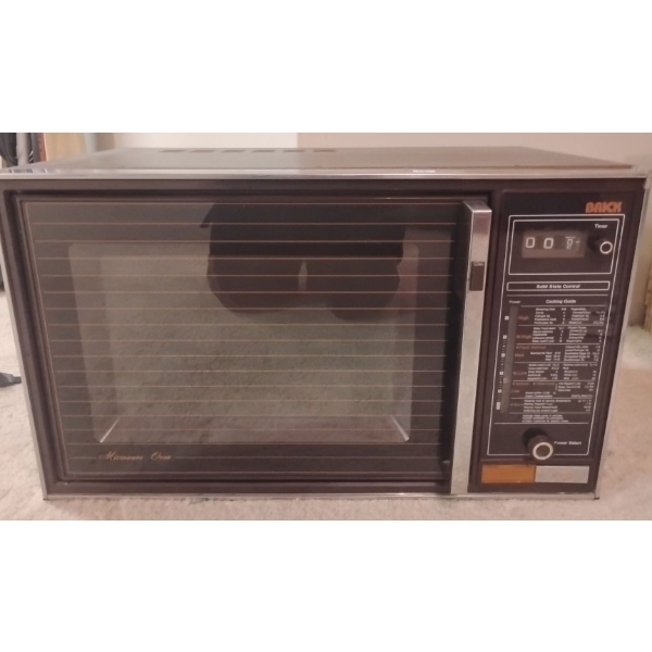 Vintage The Brick Microwave Oven Model No. RE-705B