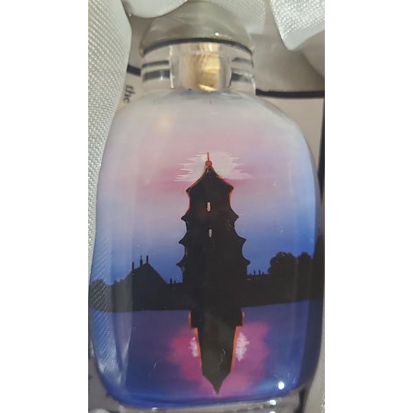 Artist: Fu Lihua "Hengshui Lake" Wang Xisan Ji School Reverse Painting Snuff Bottle