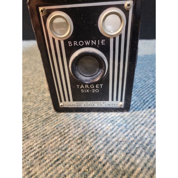 Kodak Brownie Target Six-20 Box Camera