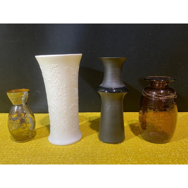 Collection of 4 Vintage Glass and Porcelain Vases Including Kaiser and Rosenthal 