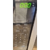 Image 5 : Magic Chef Model HMM111OSTF Stainless and Black Microwave 20 W, 14.5 D, 12 T 