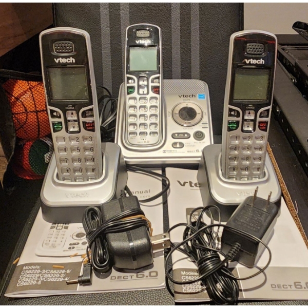 Collection of VTECH Cordless Telephones with Cords and Caller ID 