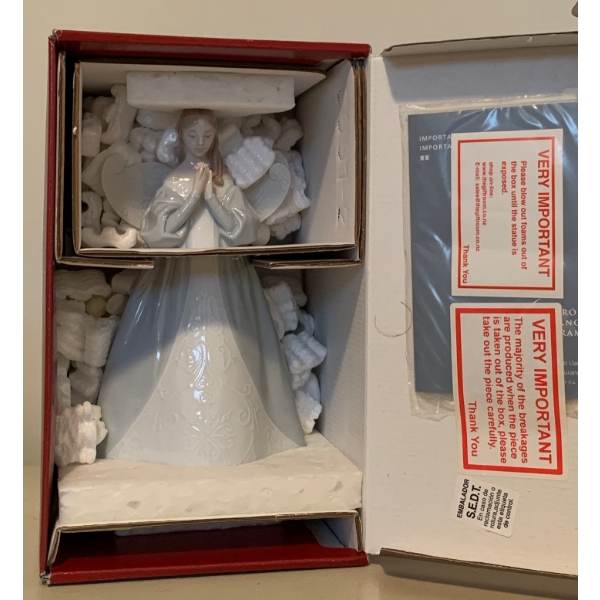 LLADRO  Exquisite  Porcelain Angel  Figure New in Box  - 9.5T 