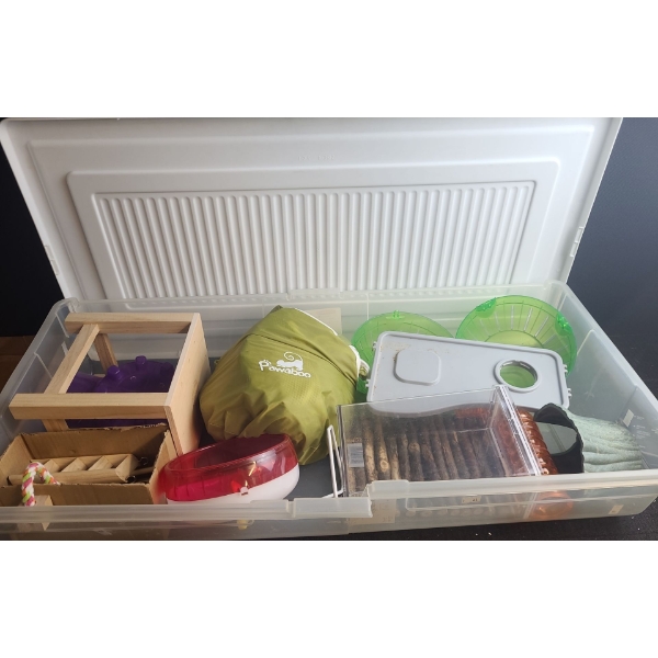 Small Pet Supplies 