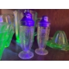 Image 4 : -Uranium glass, green mixing jug, small dessert, bowls, salt, and pepper, shaker, and lemon juicer a
