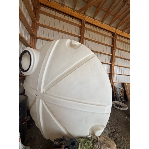 2000 gallon water tote