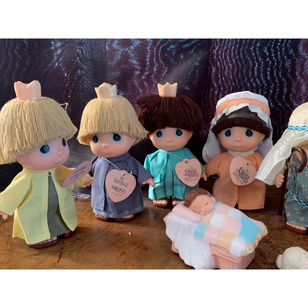 Precious Moments Nativity Set 'Hi Babies' 5T