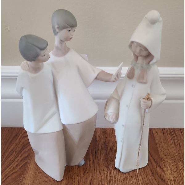 Lladro: Choir Singers 8.5 T and Female Holding Stick 8.5 T 