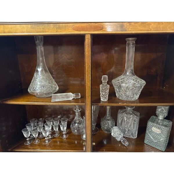 Crystal & Glassware Collection Incl. Beautiful Decanters 