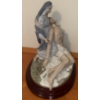 Image 5 : Lladro Pious 55401 w/ Mahogany Wood Pedastool 14x14