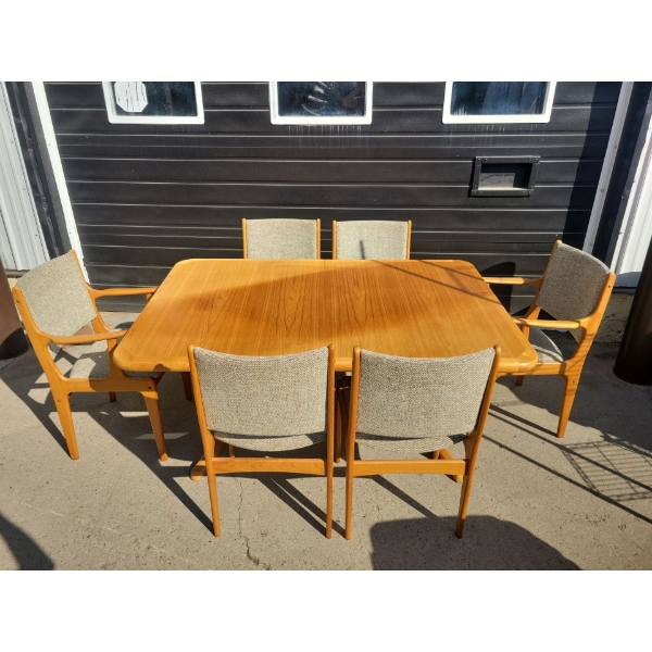 Quality & Chic Mid Century 9 Piece Teak w/ Tweed Upholstery Dining Set   