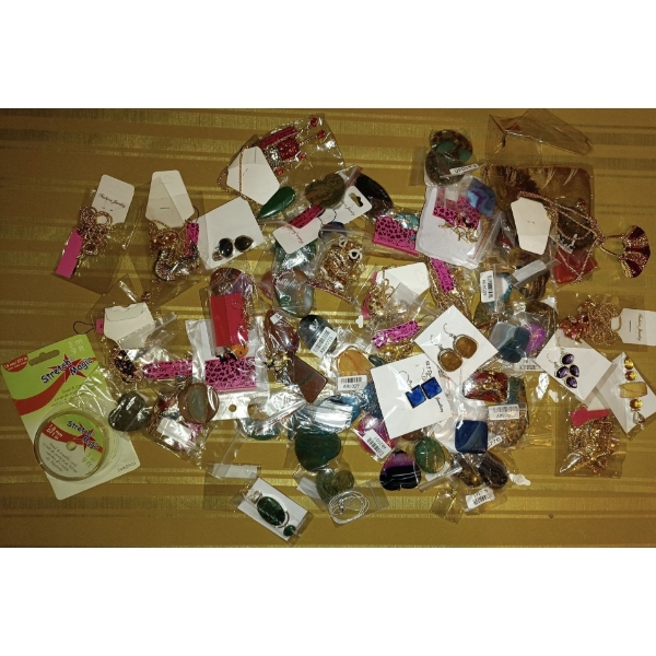 Large Assortment of Fine Jewelry & Costume Jewelry Pieces  Neck Laces, Braceletts, 