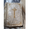Image 5 : Beautifully Crafted Roman Catholic Prayer Book with Mother-of-Pearl Cover