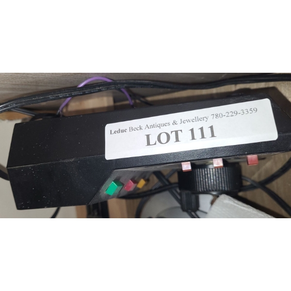 Power Supply Tech II Railmaster 2400 Power Supply Test Rail & Variety of Model Trains & 2 Lamps
