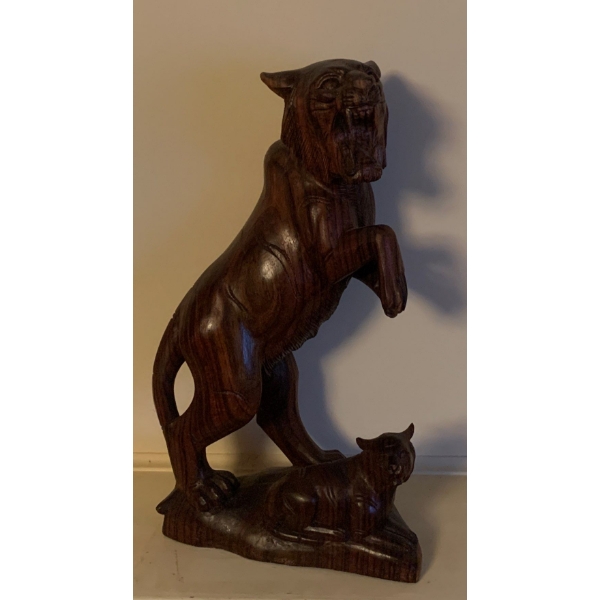 Hand Carved Wild Bobcat 23T