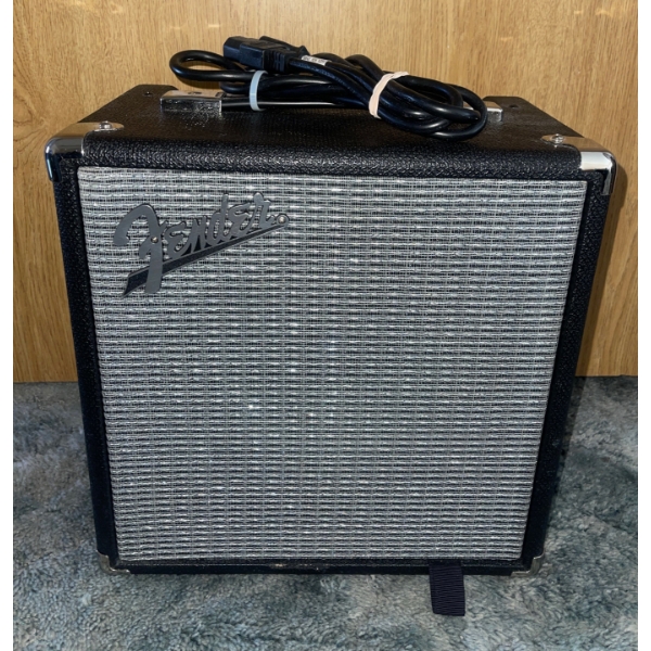 Fender RUMBLE 15 - Bass Amplifier 