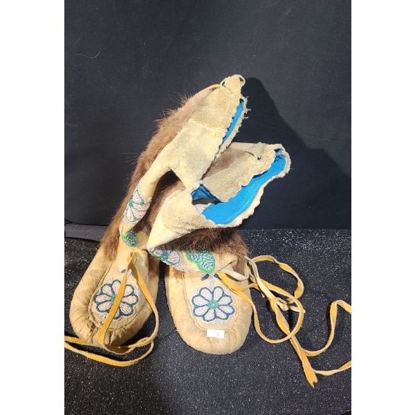 Moccasins w/ Beading and Fur- Size Not Indicated, 10" Bottom Sole, 13 T 