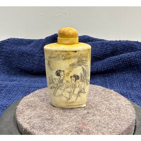 Wooden Snuff Bottle with Spoon 3H