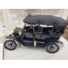 Image 4 : 1928 Stutz Black Hawk and 1913 Ford Model T Die Cast Models