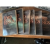 Image 5 : New Lord Of The Rings Collectibles - Figurines & Boxed Book Set