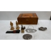 Image 2 : Wooden Box with some knick knacks