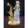 Image 2 : Tengra Porcelain Figurine Lady with Doves and Flowers 10.5"