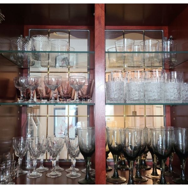 Contents of Cupboard, Asst Glasses