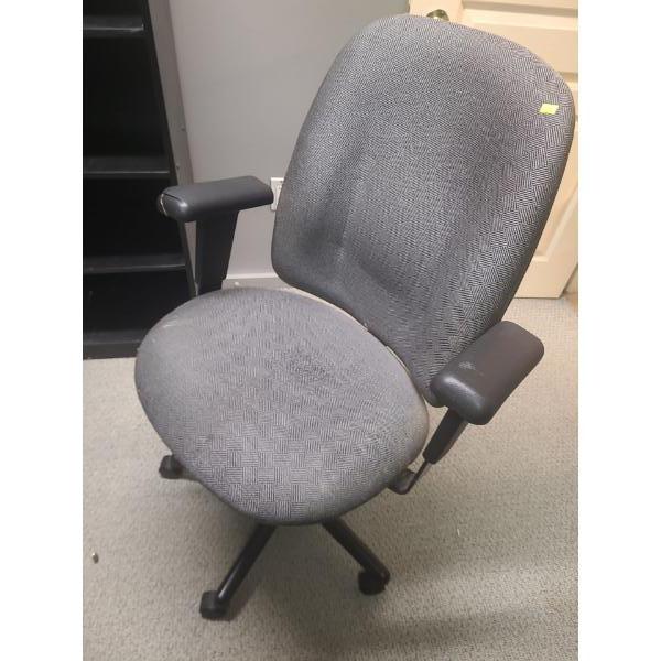Adjustable Desk Chair on Casters (41"T, 21"W, 18"D)