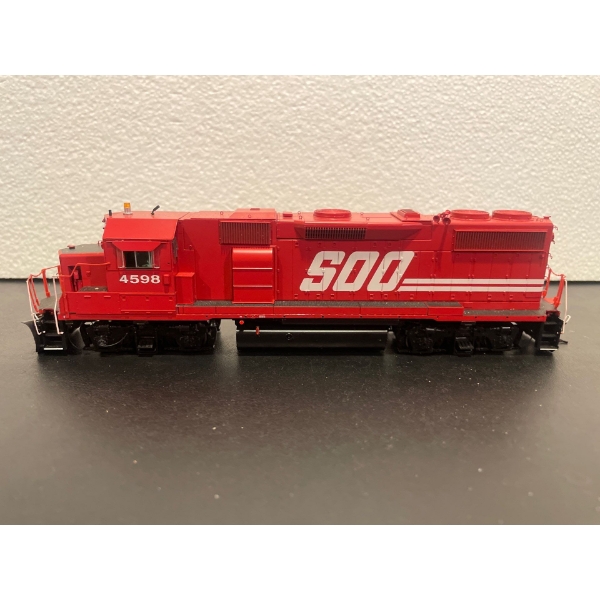 SOO Model Engine 4598 8L & 'Lifelike' Grand Trunk Western 1503 6L