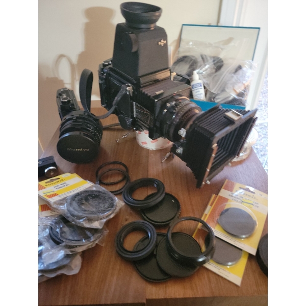 MAMIYA Pro Photographers Complete Kit - Camera Accessories Spare Battery Adapter Rings & More
