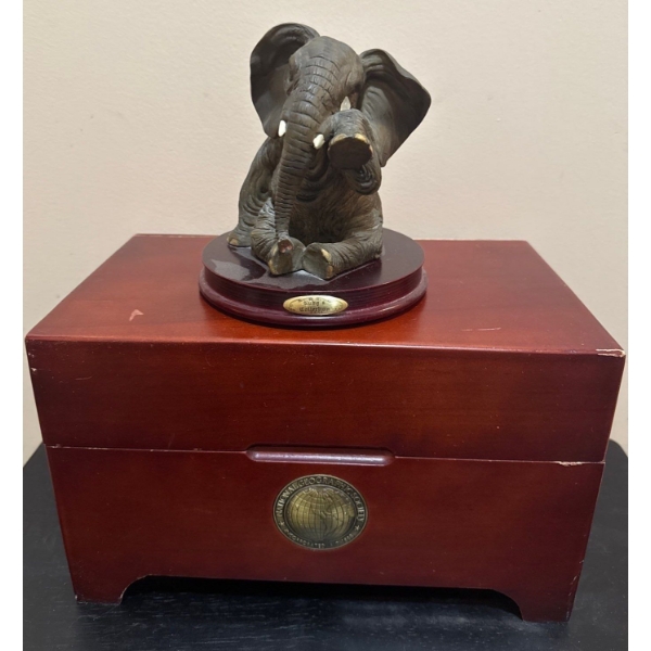 National Geographic Compact Disk Collection w/ Decorative Elephant Figurine 