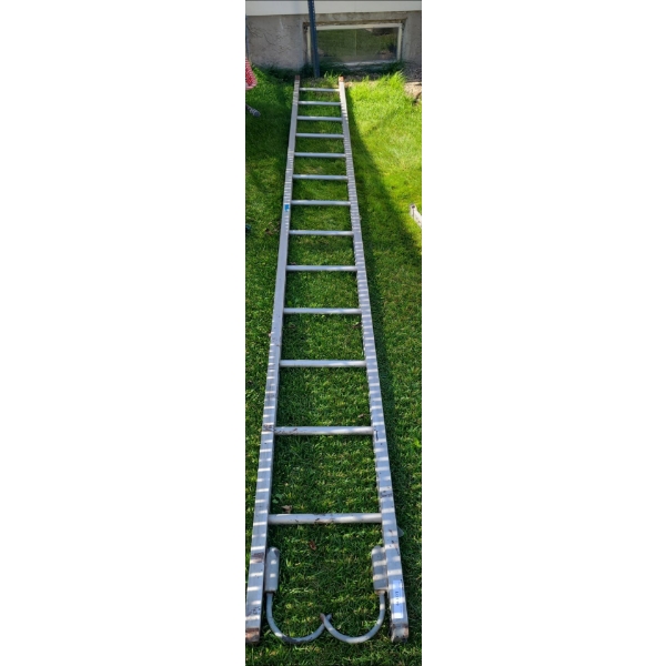 Fireman's 13 Rung Roof Ladder 