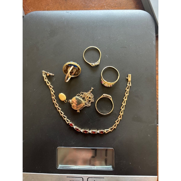 GOLD RINGS , BRACRLET , NECKLACES Total Weight WAS 21 g 10K