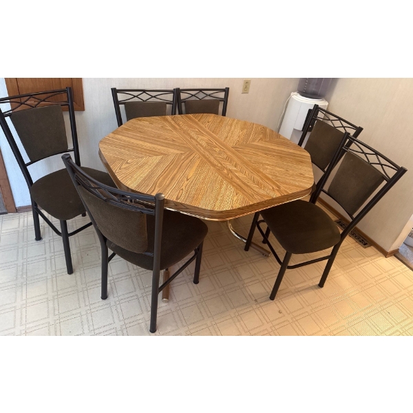 Dining Room Table w/ 6 Chairs - Table is 48W, 31T 