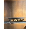 Image 5 : Lynx Stainless Steel Gas Grill with Side Shelves and Cover
