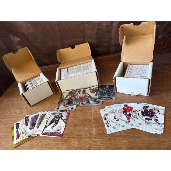 Large Collection of Hockey Cards - Upper Deck