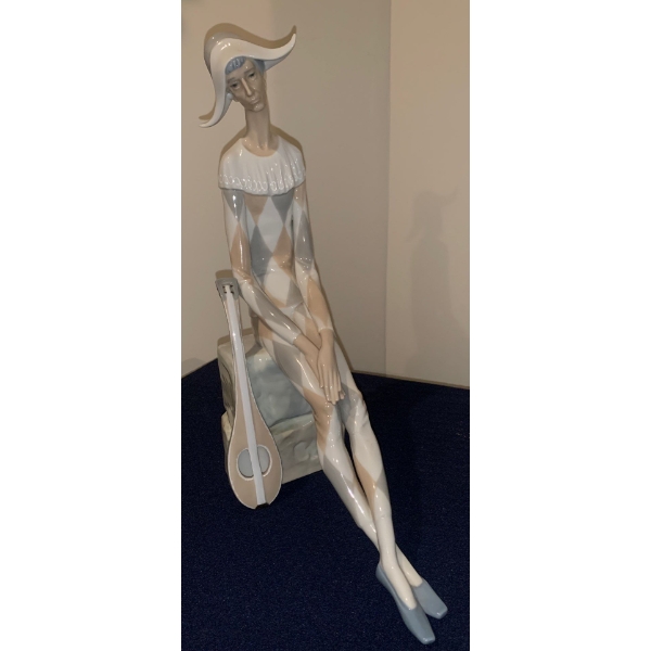LLADRO Porcelain Sad Harlequin Sculpture  - 5W, 11D, 14T