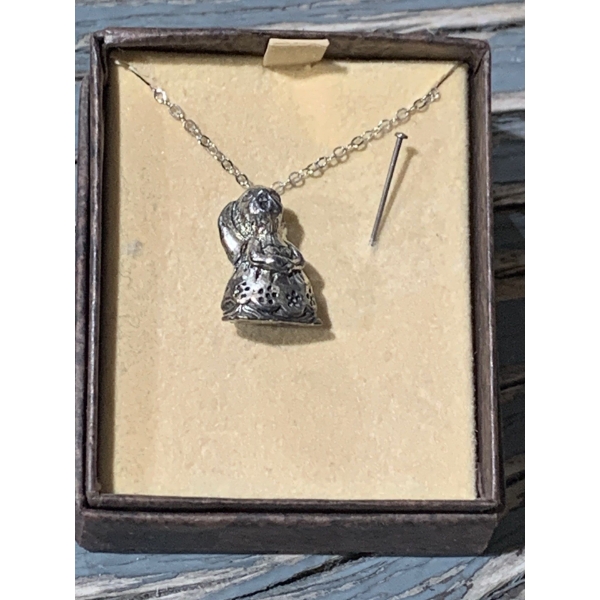 Pen Delfin - Sterling Stamped Chain w/ Rabbit Pendant 7.9g 