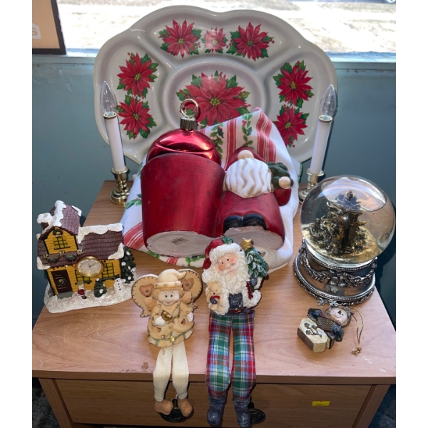 Christmas Collectibles & Snow Globe
