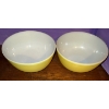 Image 2 : Two Large Pyrex Yellow 4 Quart Mixing Bowls (Two Identical Bowls)